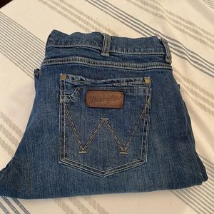 Wrangler Jeans. slim cut boot. Retro Style 42x30